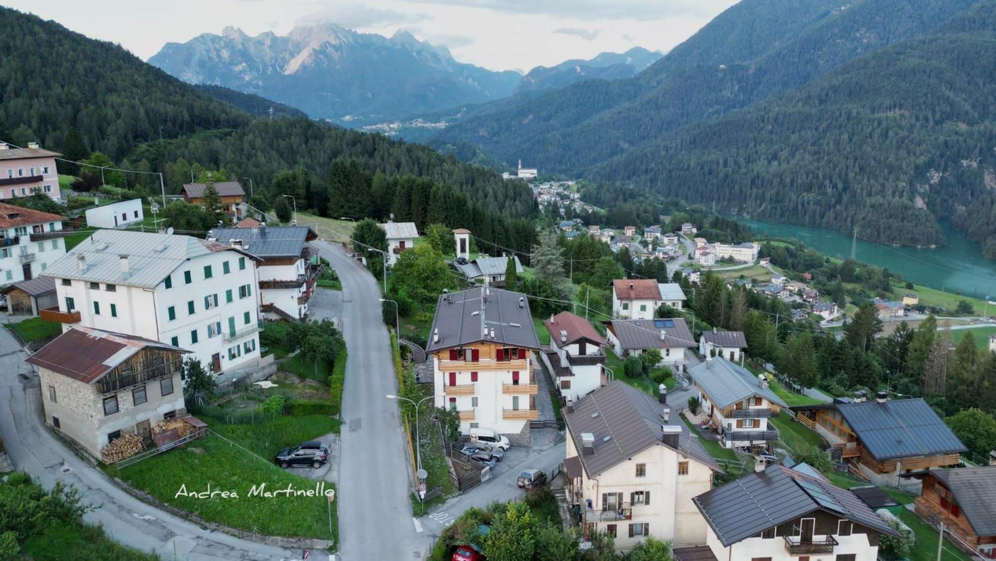 Mansarda La Soffitta Aparthotel Domegge di Cadore Exterior photo