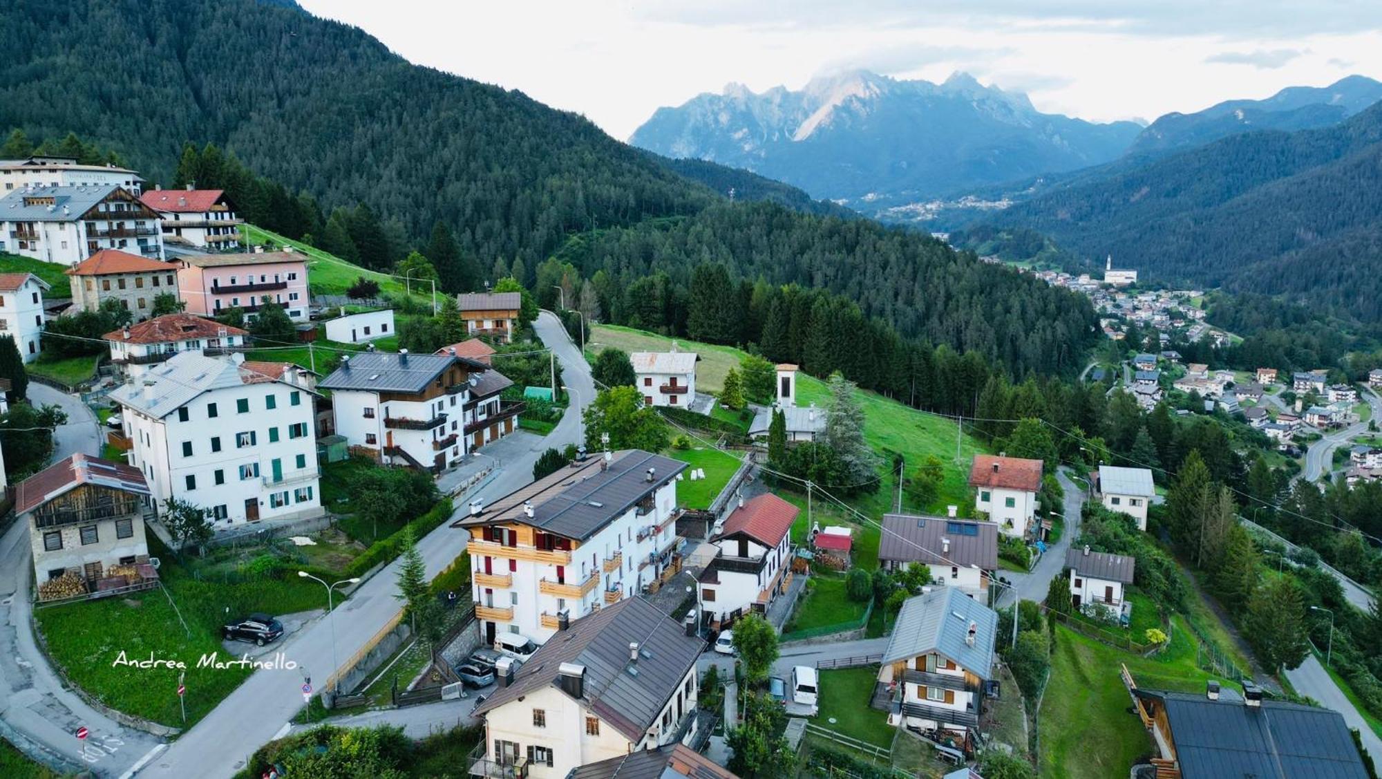 Mansarda La Soffitta Aparthotel Domegge di Cadore Exterior photo